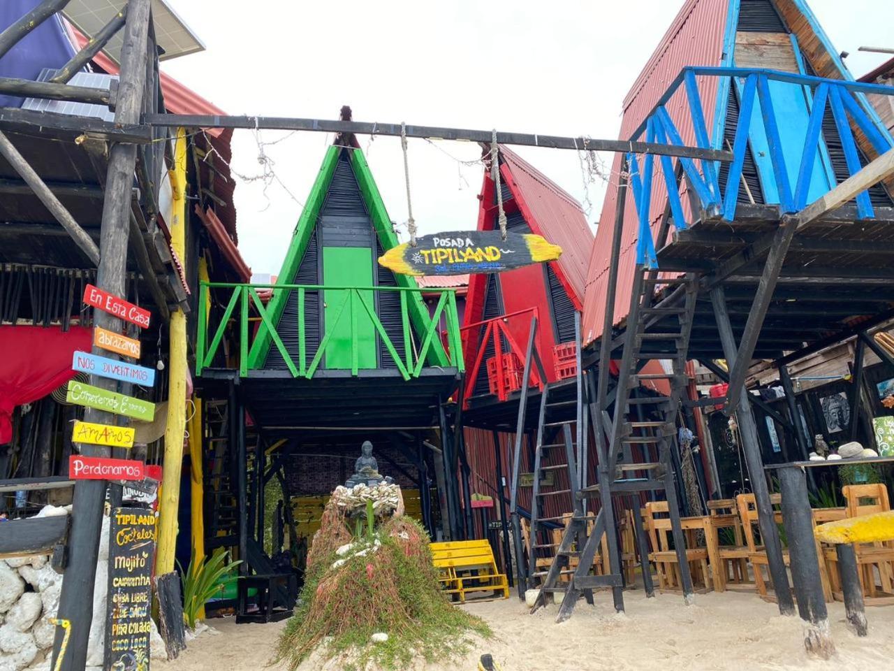 Tipiland Baru La Casa Del Mono Hotel Playa Blanca Eksteriør billede
