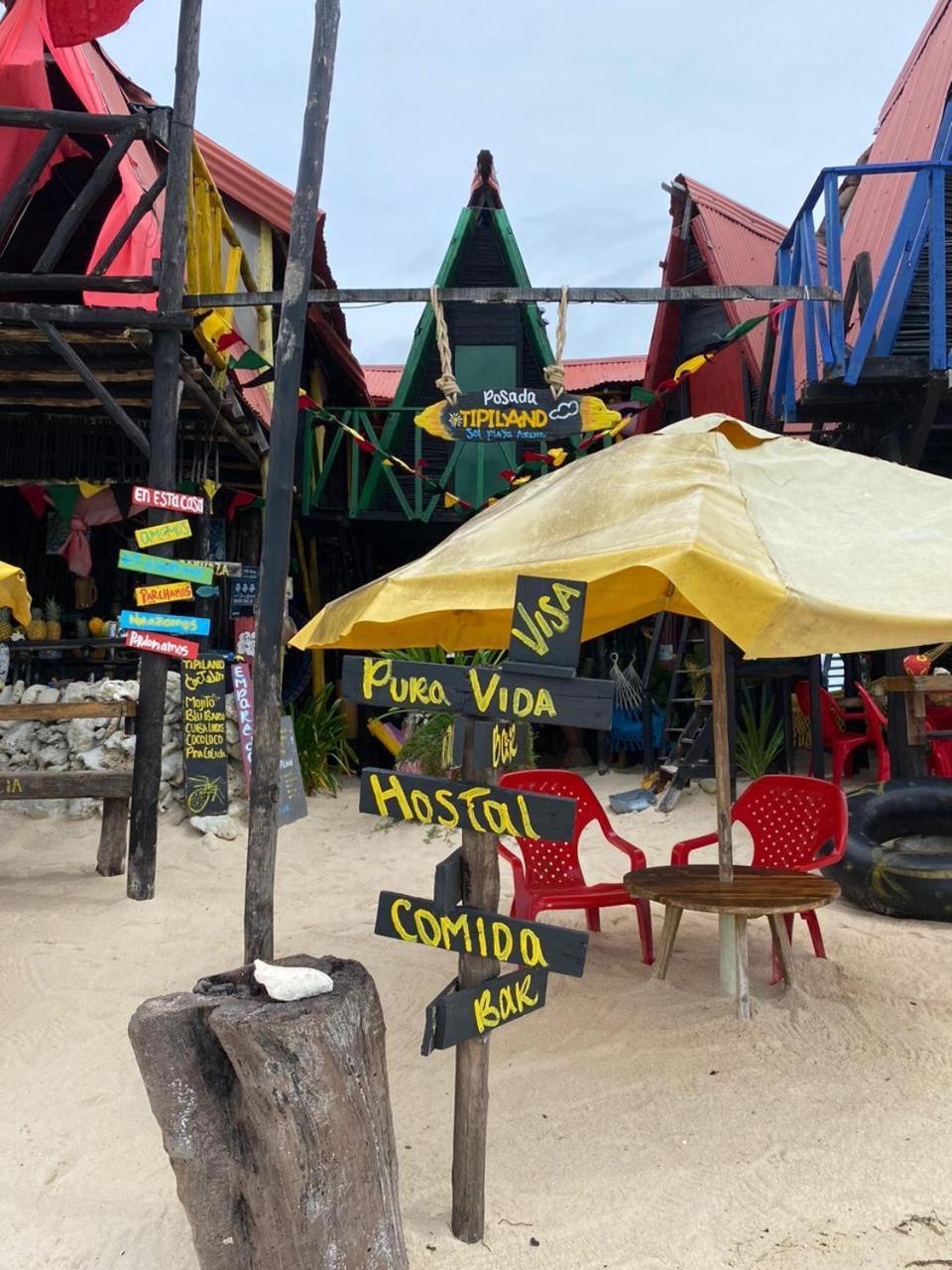 Tipiland Baru La Casa Del Mono Hotel Playa Blanca Eksteriør billede