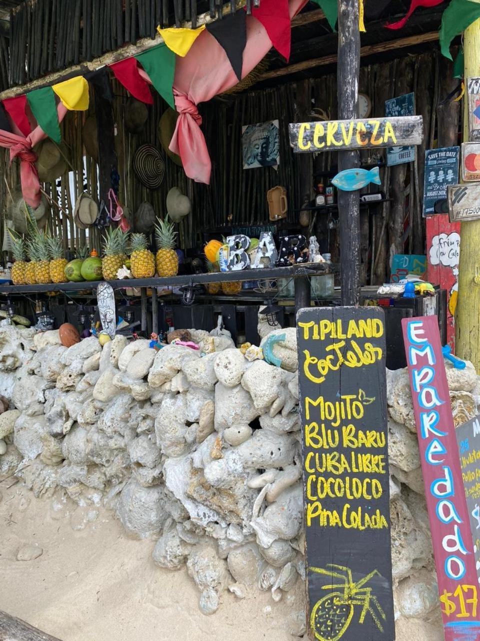 Tipiland Baru La Casa Del Mono Hotel Playa Blanca Eksteriør billede