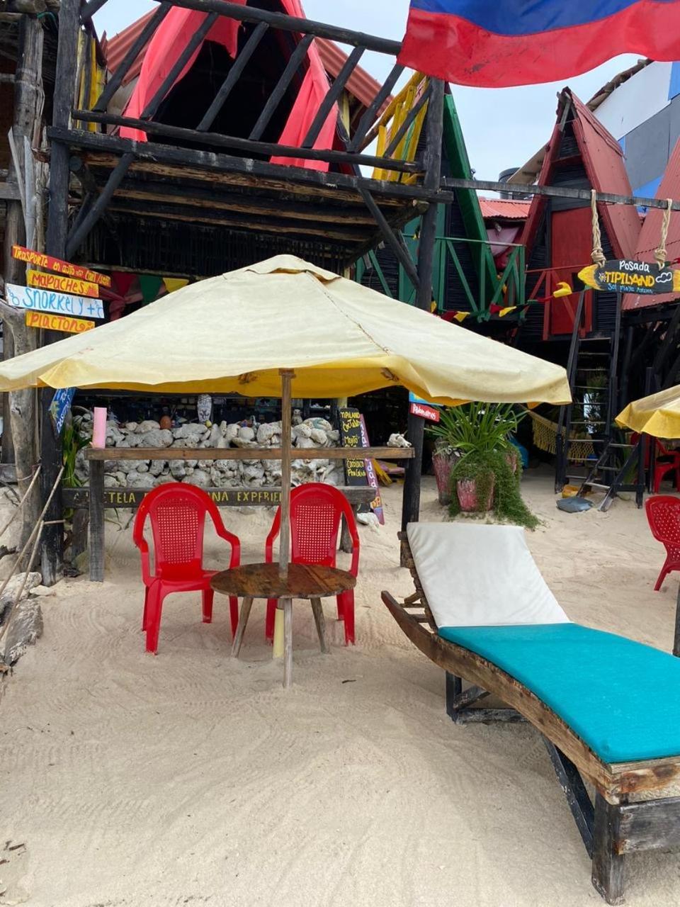 Tipiland Baru La Casa Del Mono Hotel Playa Blanca Eksteriør billede