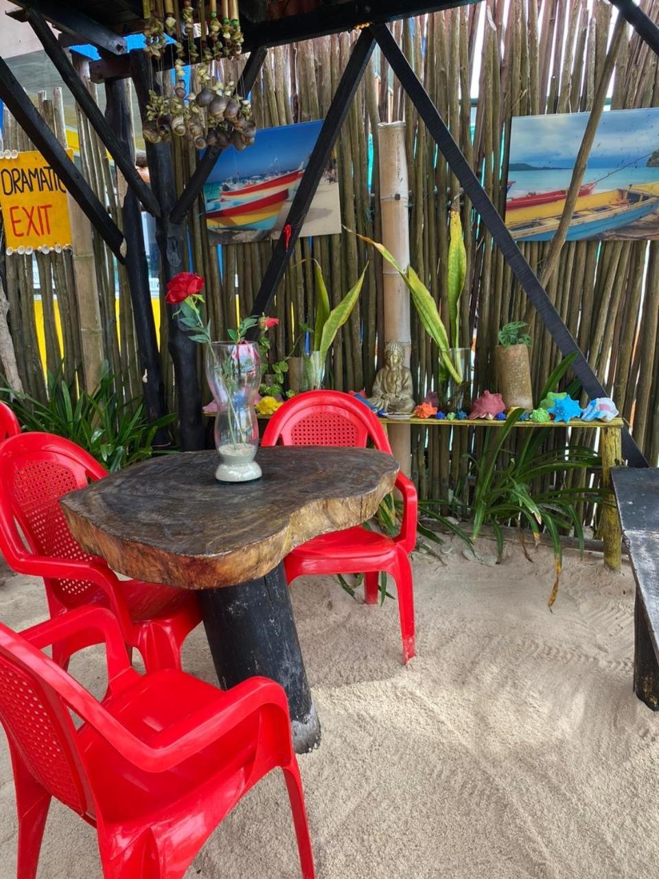 Tipiland Baru La Casa Del Mono Hotel Playa Blanca Eksteriør billede